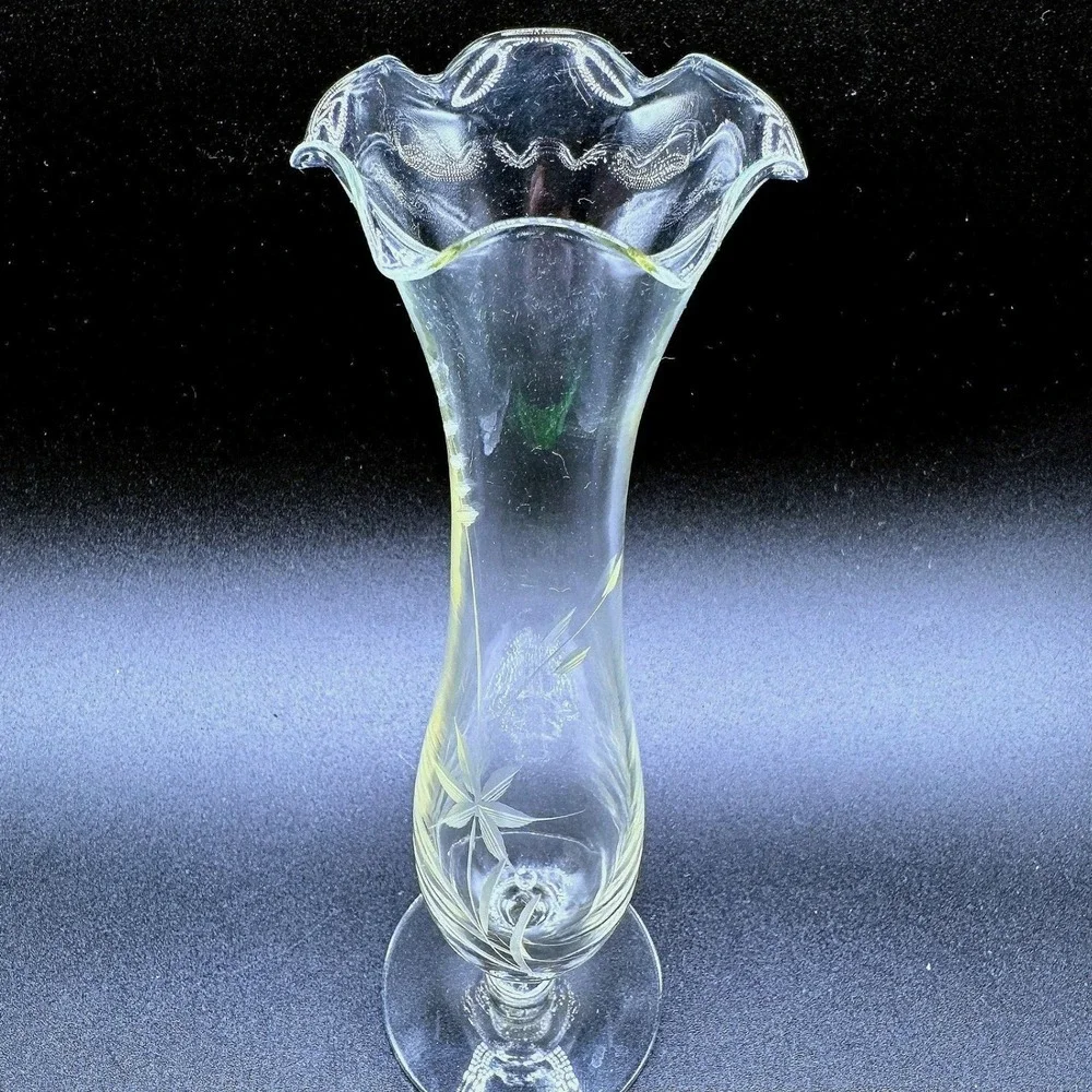 Vintage Etched Crystal Bud Vase Ruffled‎ Rim Pedestal Foot Floral Starburst